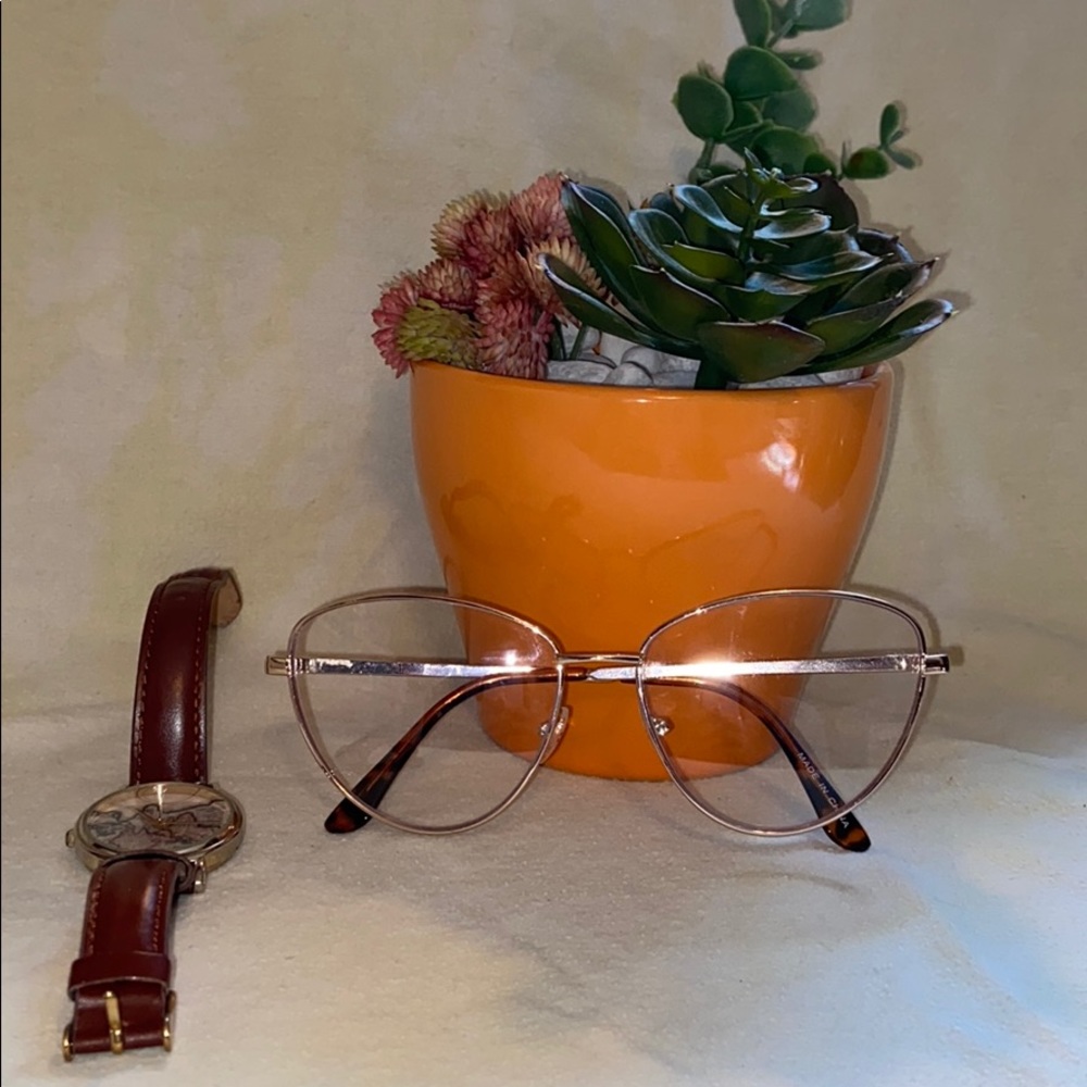 Clear nonprescription glasses
